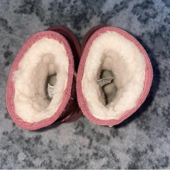 UGG Girls’ Sparkly Pink Boots - Picture 4 of 5